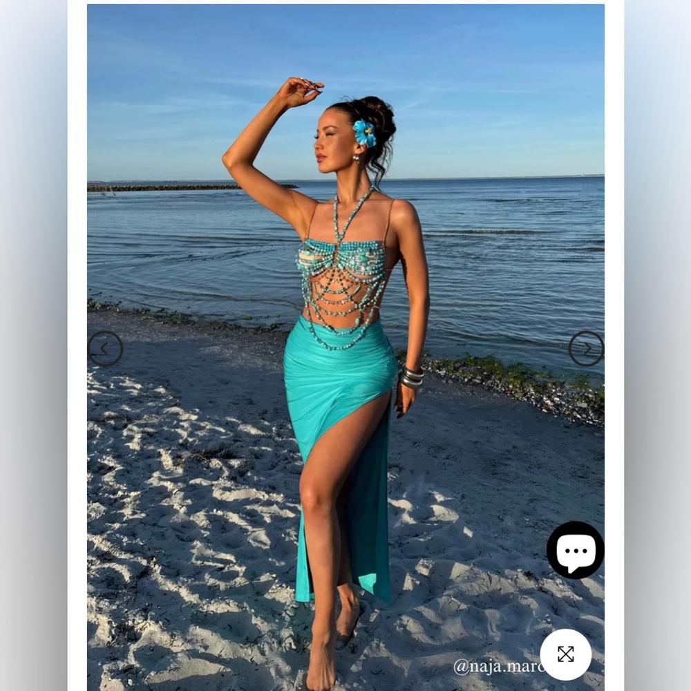 Mew Mews Beaded bralette with silver accents and matching beaded sarong/skirt - Picture 4 of 7